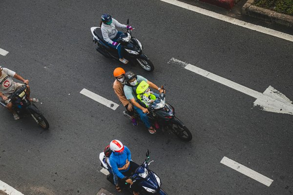 Essential Tips for Securely Transporting Your Electronic Devices in Vehicles